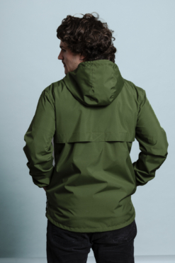 Alternative view of ROMPEVIENTO CON RED VERDE