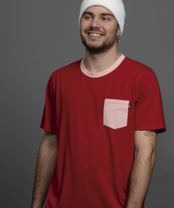 Alternative view of REMERA ROJO BOLSILLO ROSA