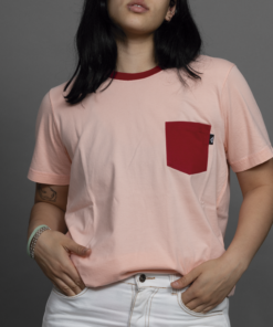 Alternative view of REMERA ROSA BOLSILLO ROJO